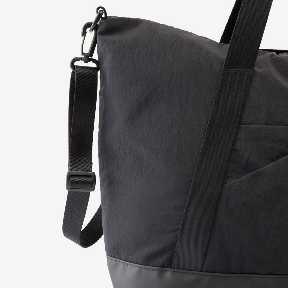 28L Sports Bag with Waterproof Pocket - Image 3