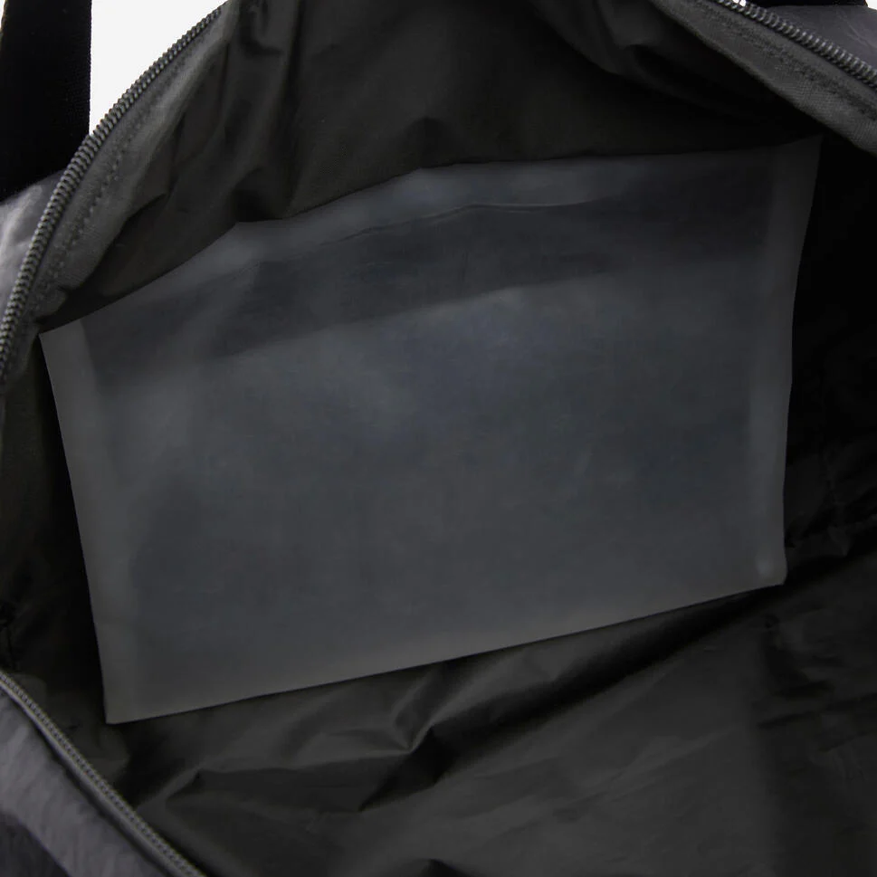 28L Sports Bag with Waterproof Pocket - Image 7