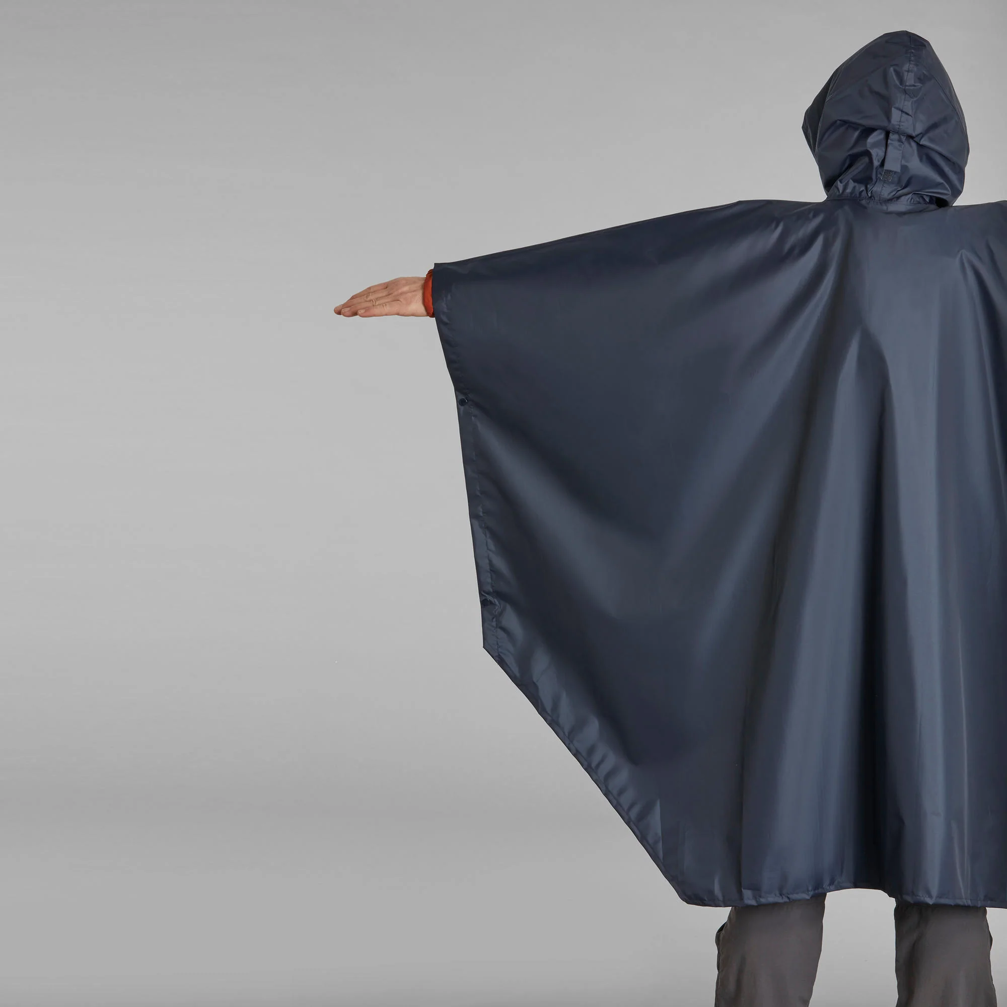 Forclaz MT100 Rain Poncho - 30 L - Image 6