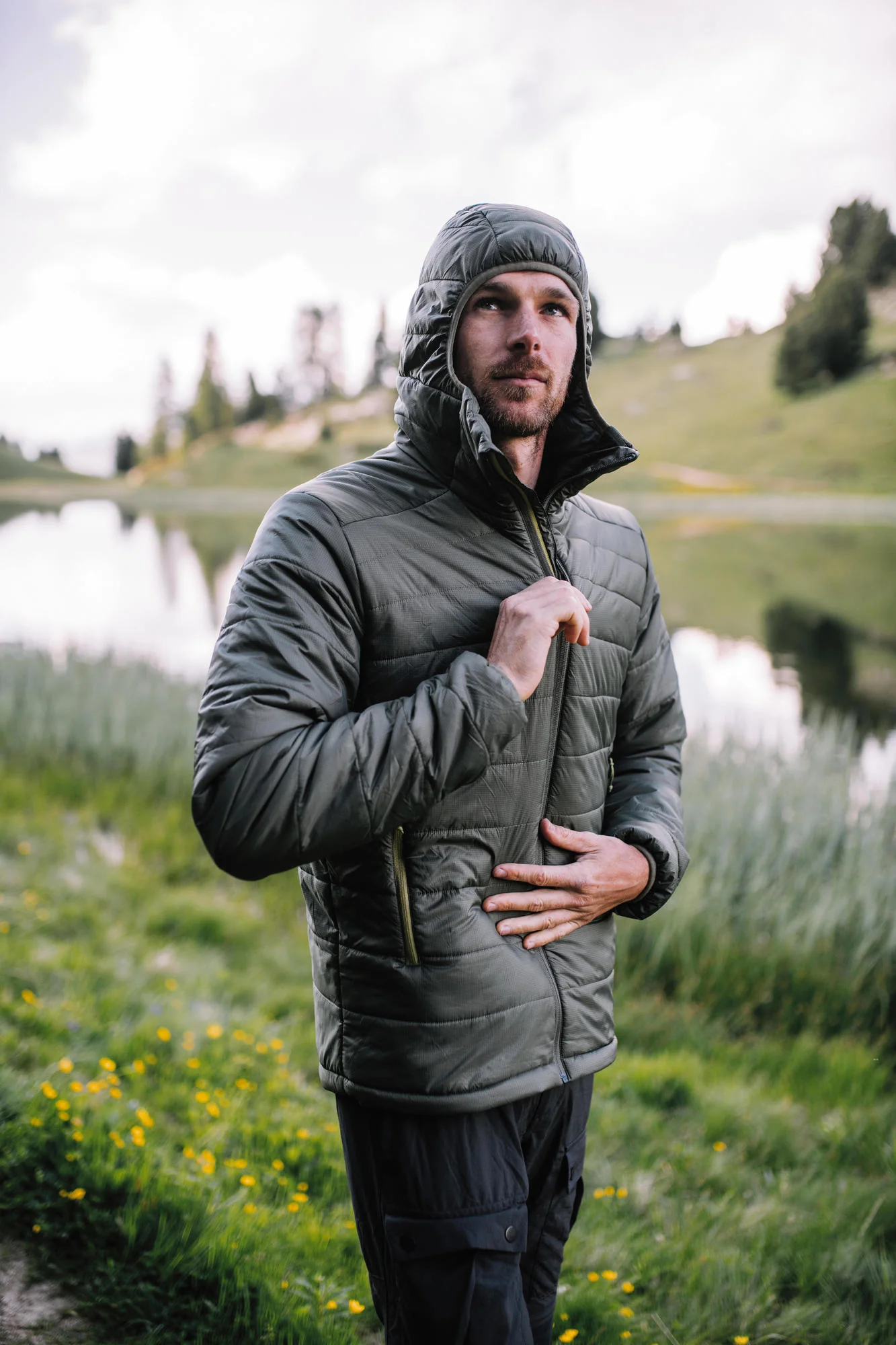 Forclaz Men's MT100 Hooded Synthetic Jacket - Image 22