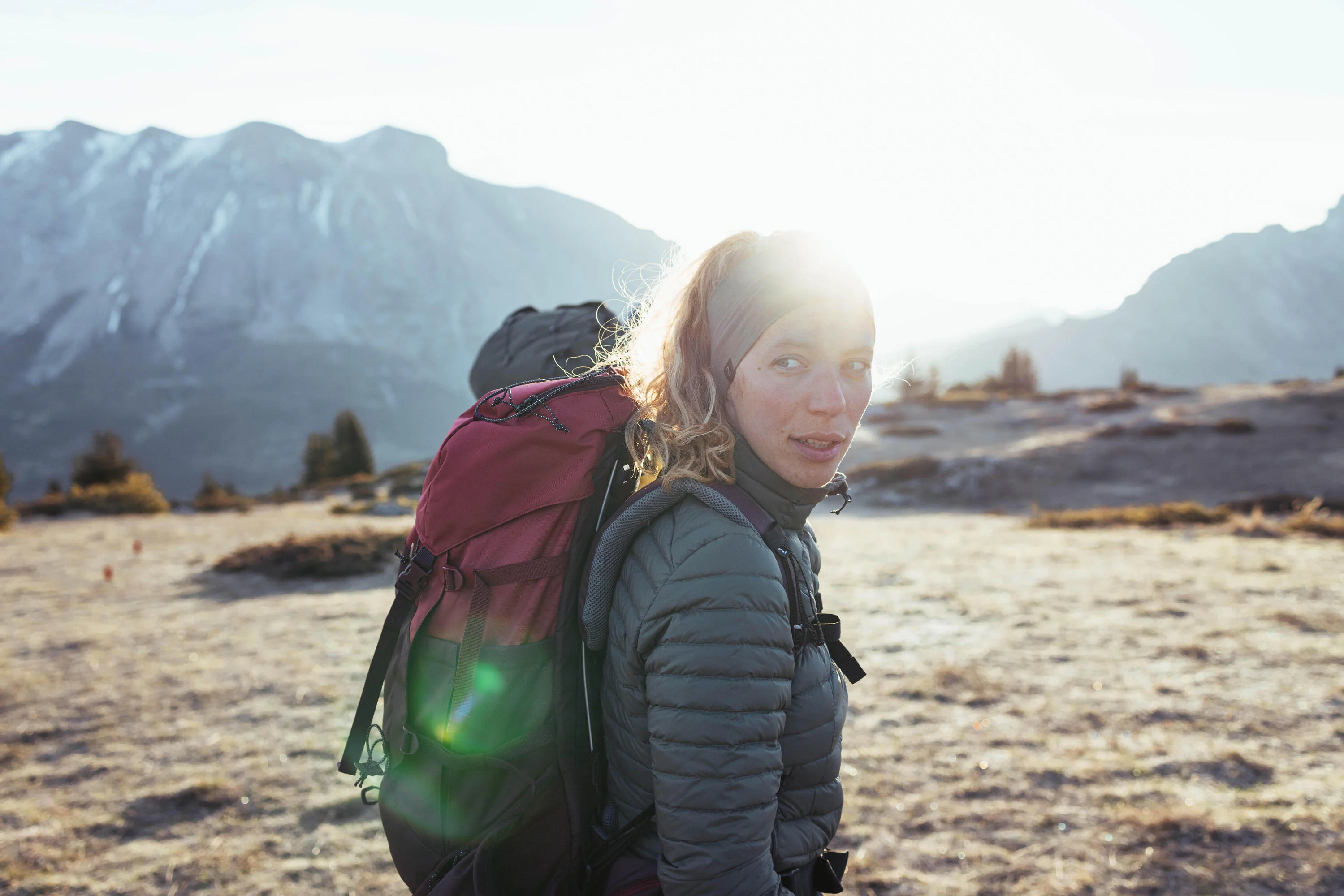 Simond Women's MT100 Easyfit 50L Backpacking Pack - Image 9