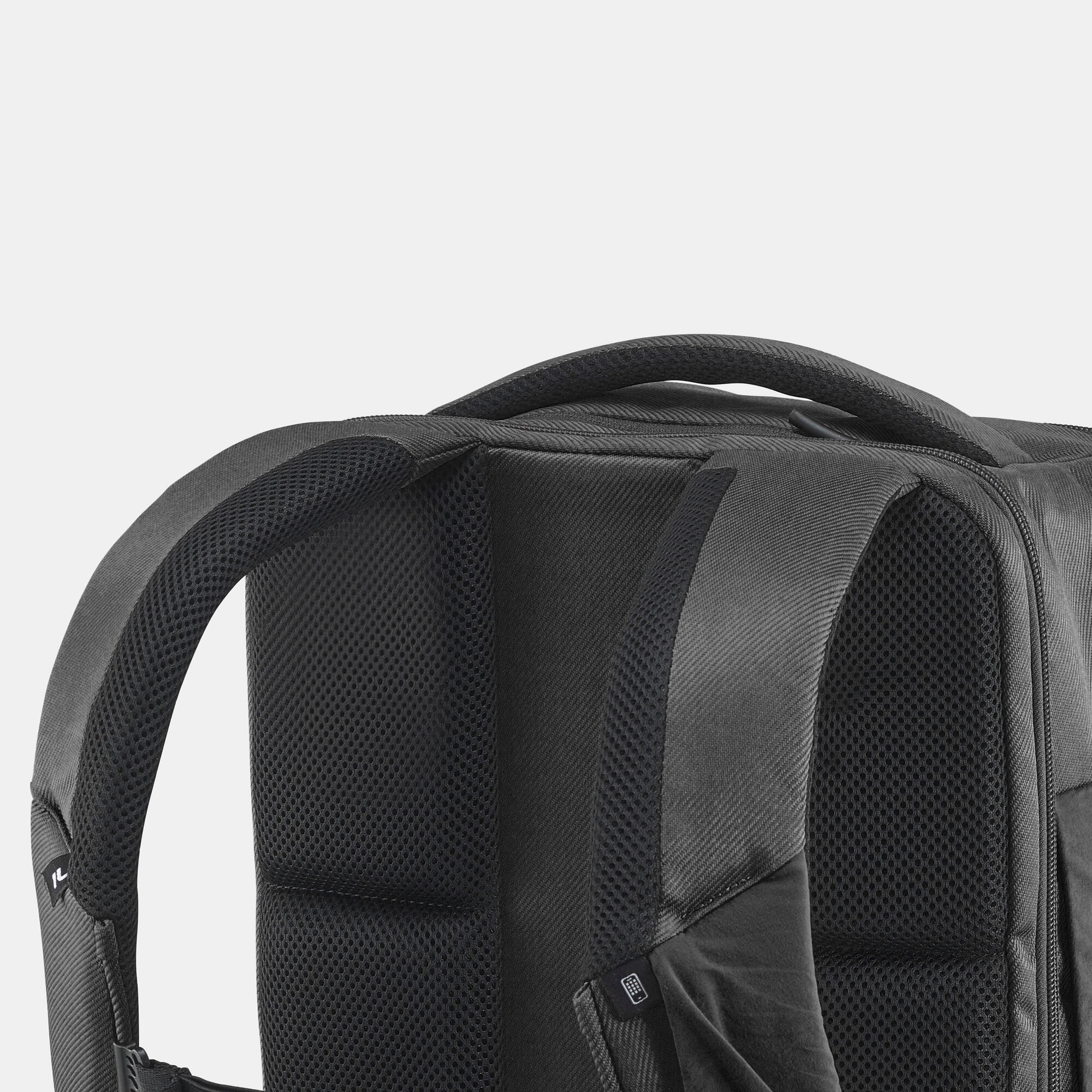 Quechua NH500 Escape 32 L Hiking Backpack - Image 5