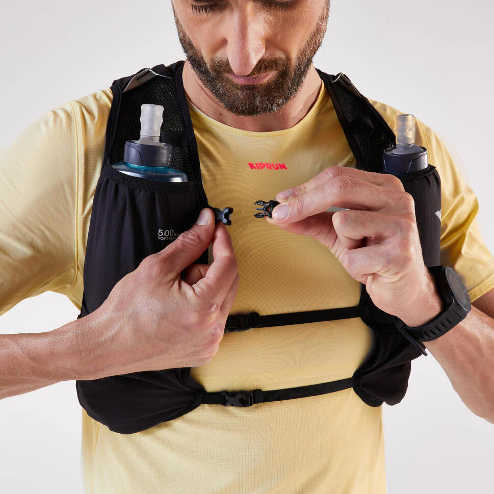 Kiprun 500 8L Trail Running Bag + 1L Water Bladder - Image 3