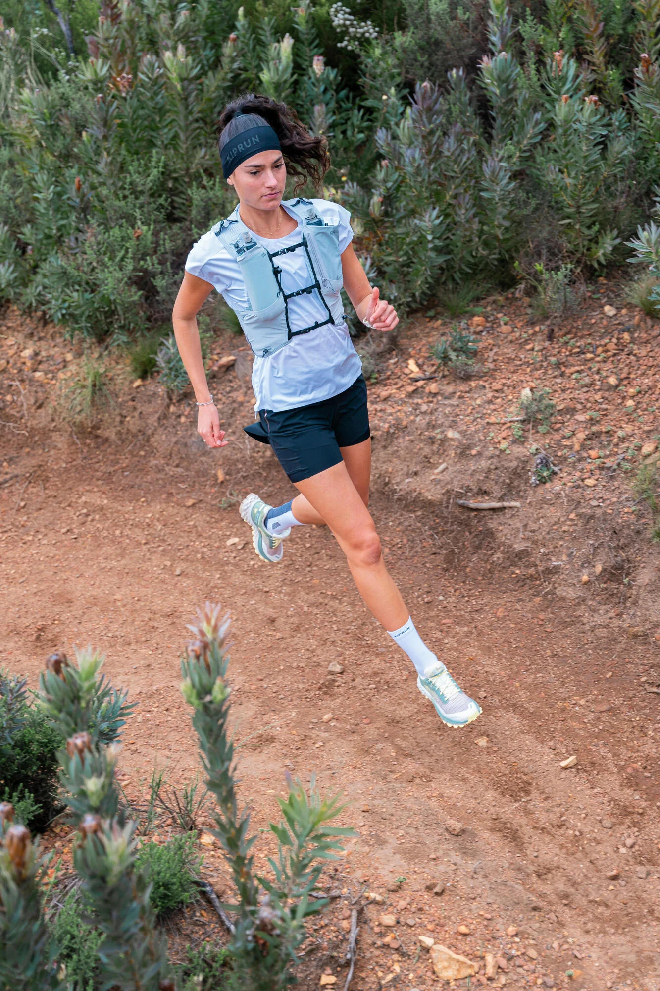 Kiprun 10L Running Hydration Vest -  1L Water Bladder Included - Image 25