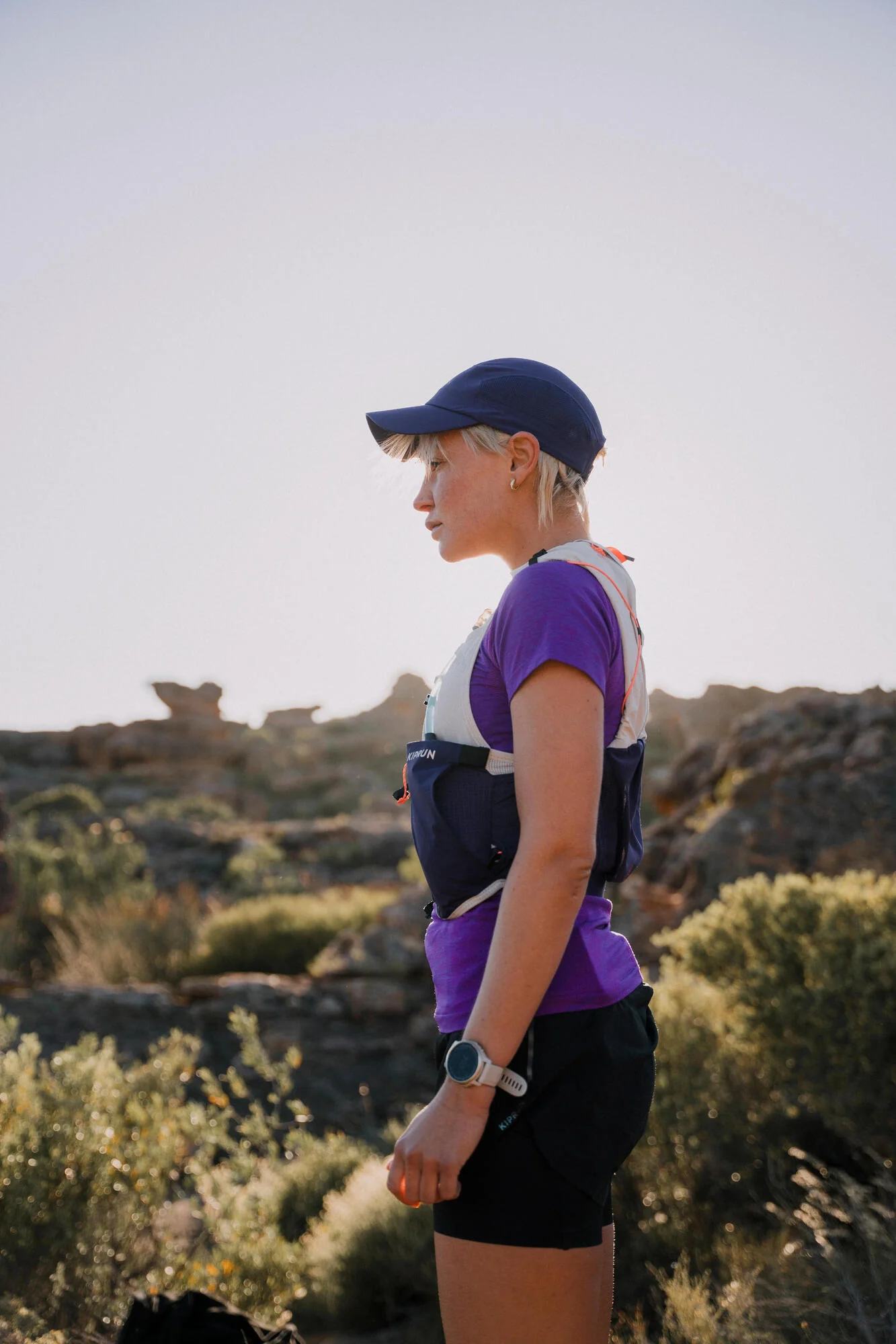 KIPRUN 8L Women's trail running bag - Beige purple - Image 12