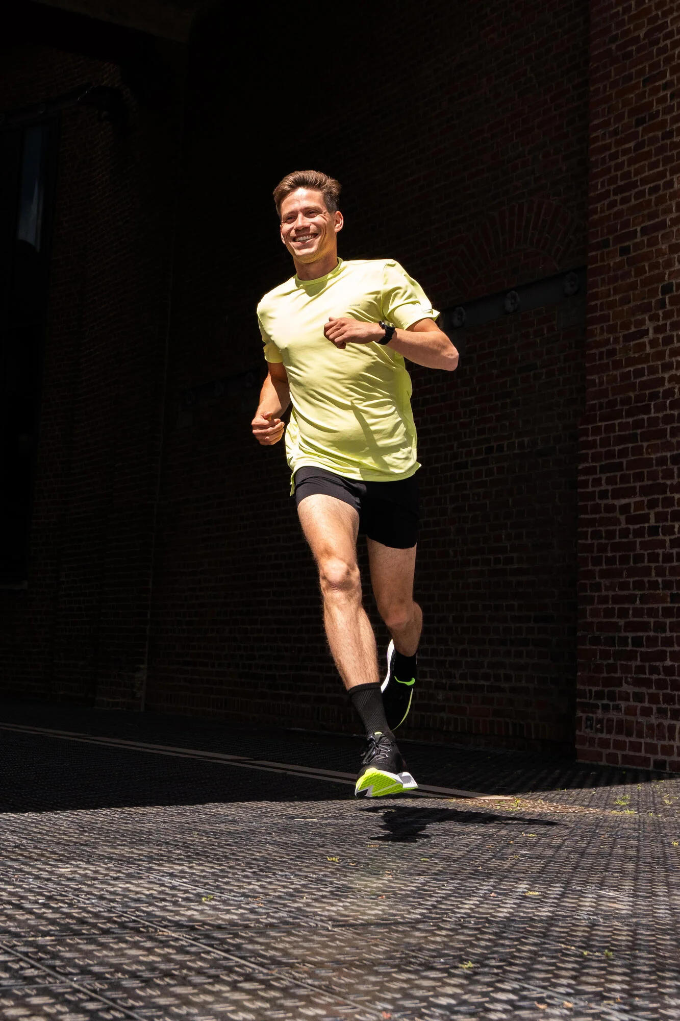 Kiprun Men's Run 500 Dry Running T-shirt - Image 17