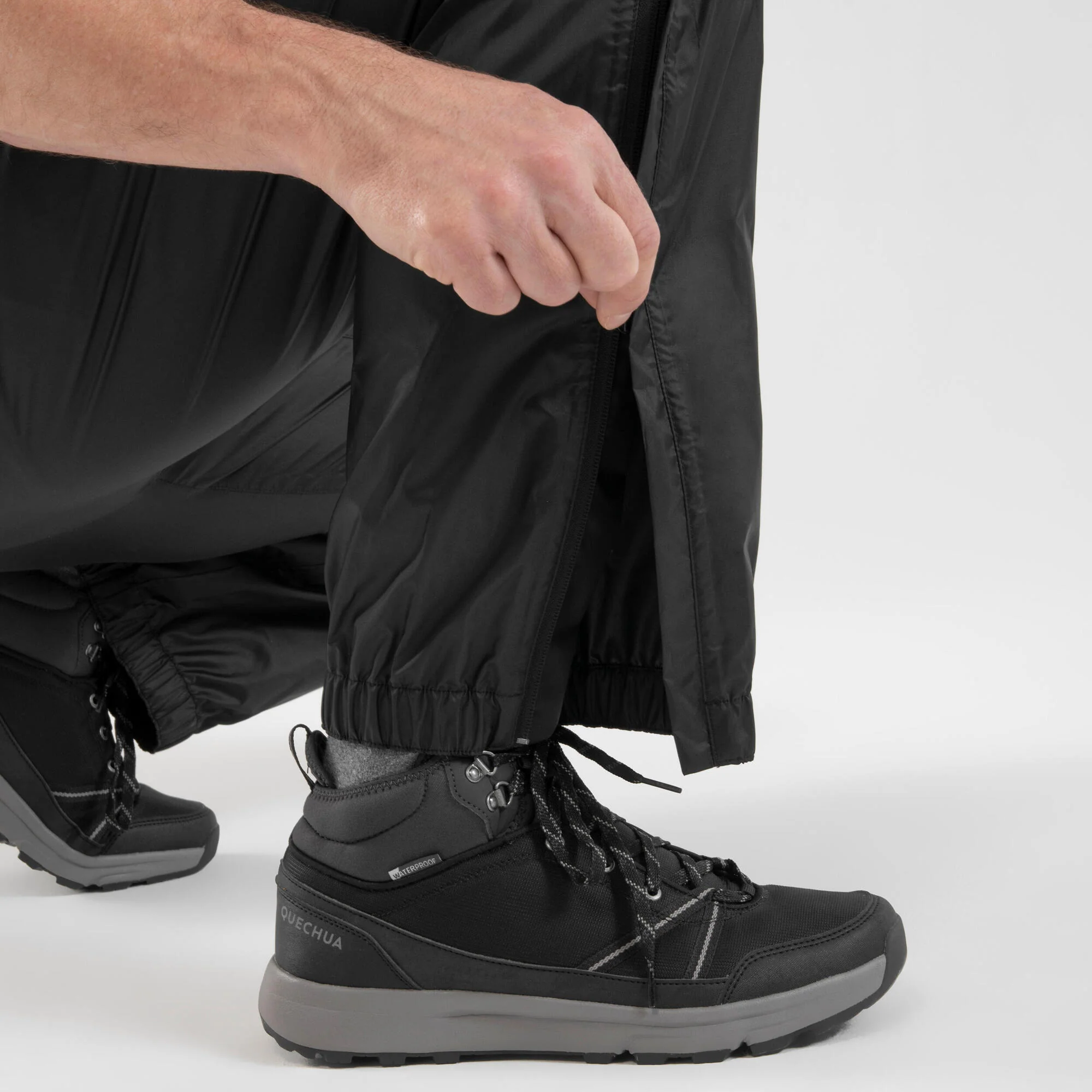 Quechua Men's NH500 Waterproof Over Pants - Image 3