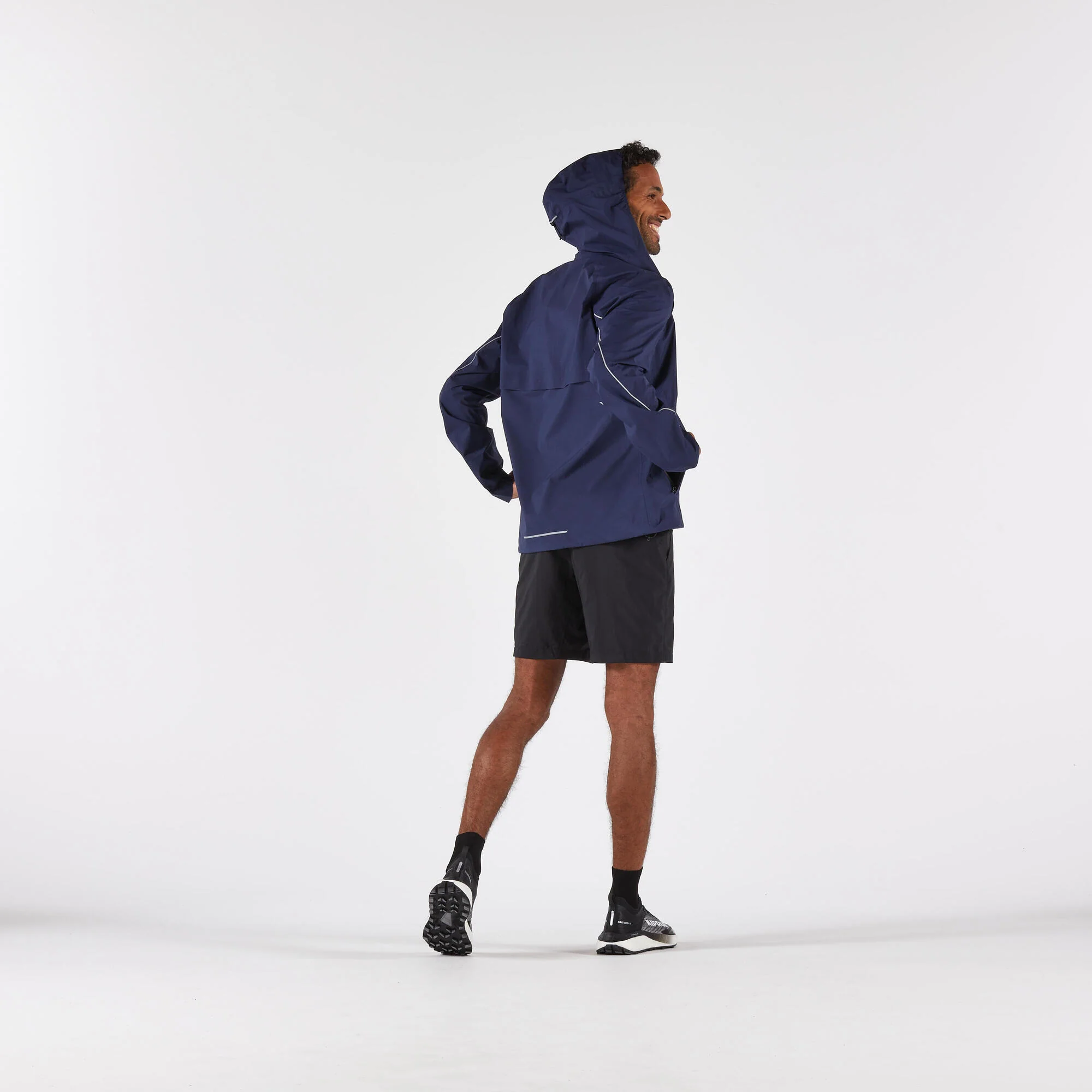 Kiprun Men's 500 Waterproof Trail Running Jacket - Image 11