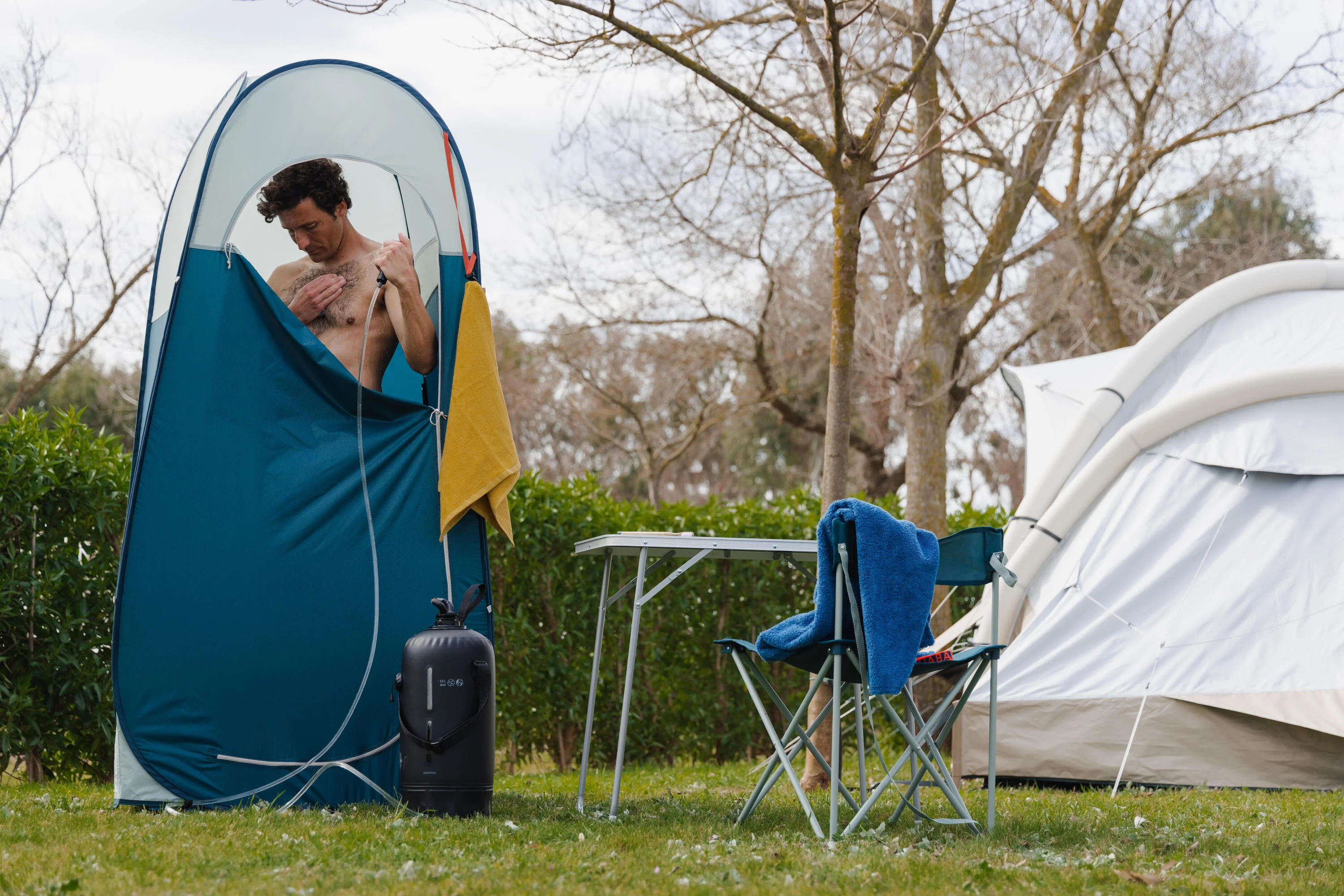 Quechua 10 L Solar Pressure Camping Shower - Image 9