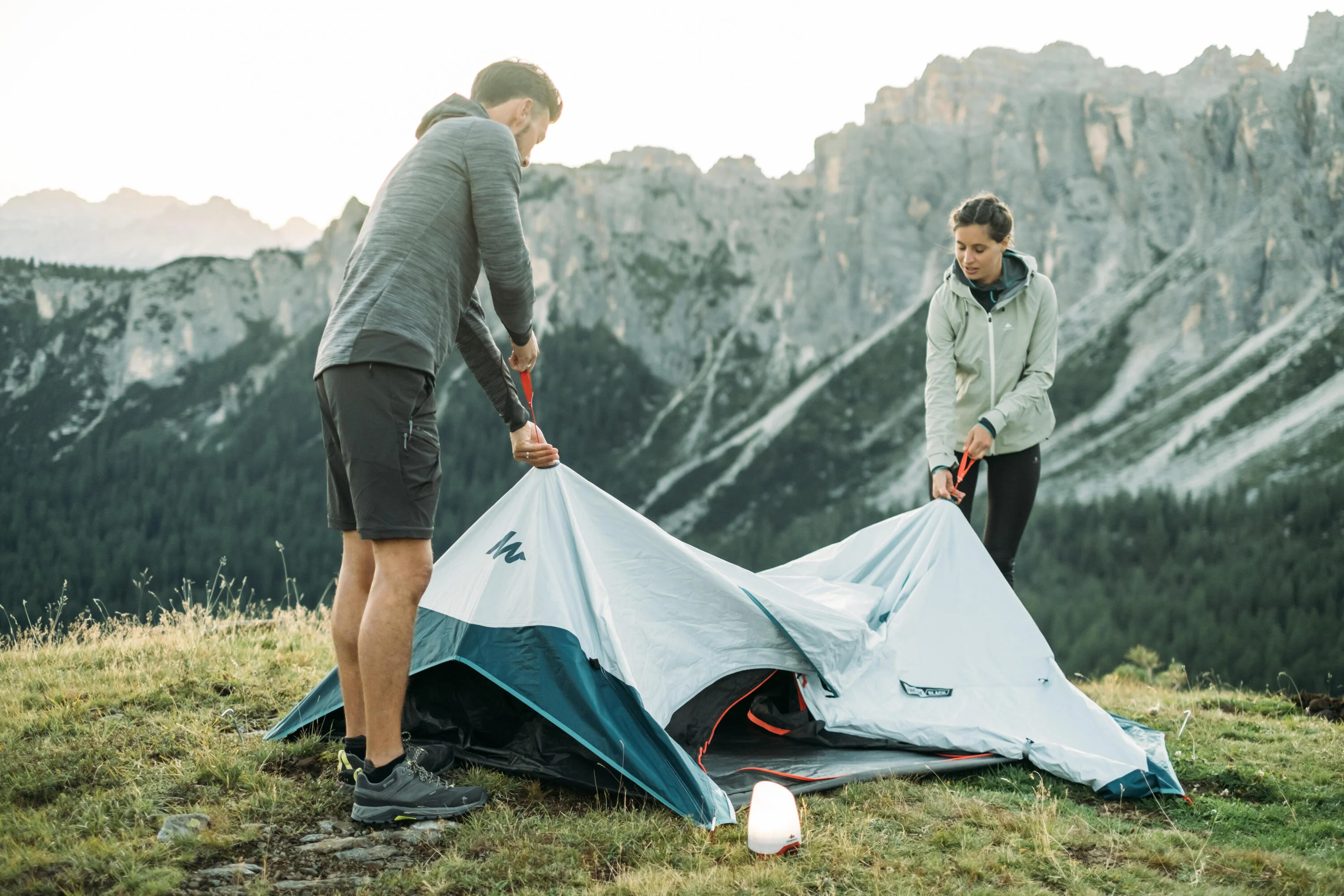 Quechua 2 Second Easy Fresh & Black Waterproof Pop Up Camping Tent 2 Person - Image 12