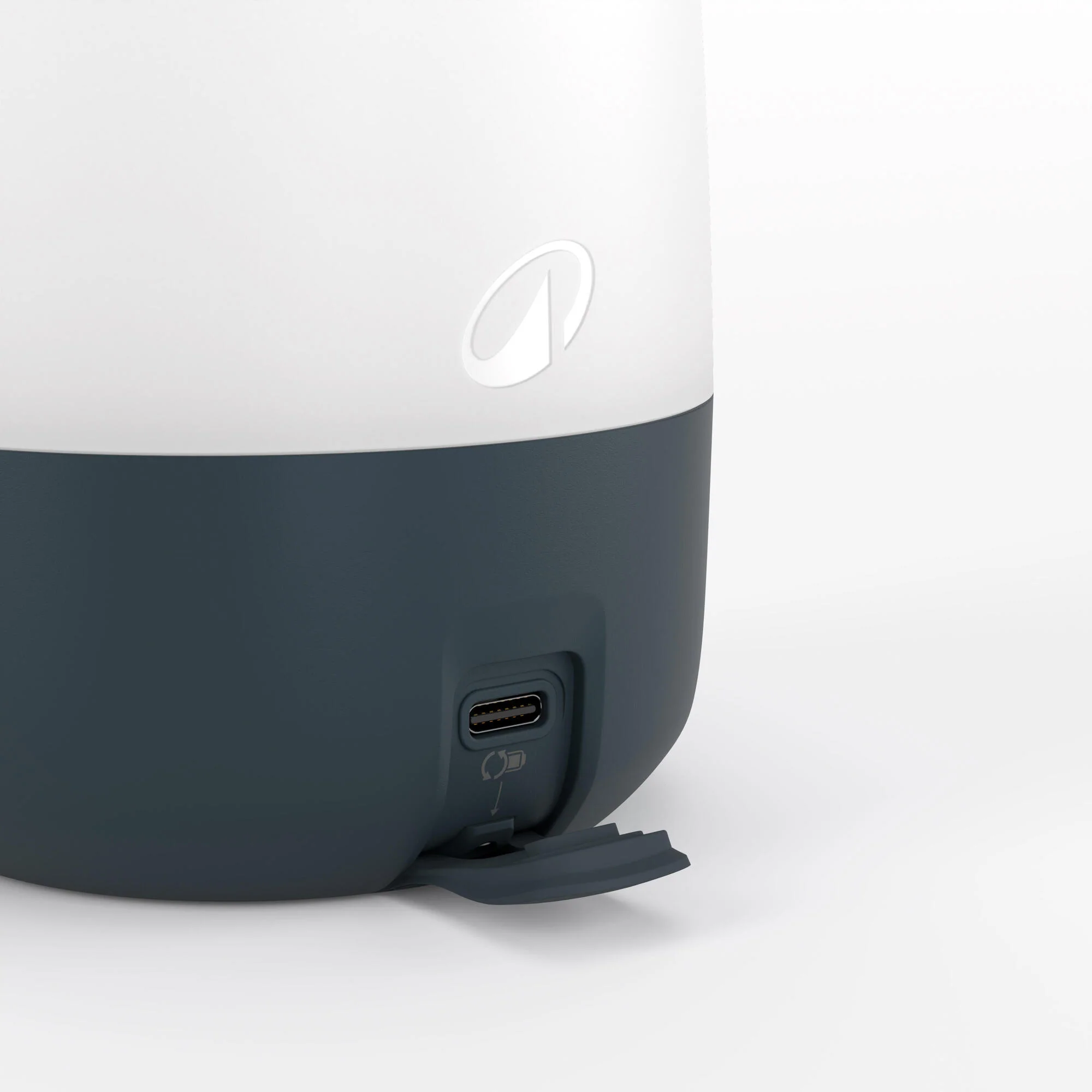 Quechua BL200 USB-C Rechargeable Camping Lantern – 200 Lumens - Image 3