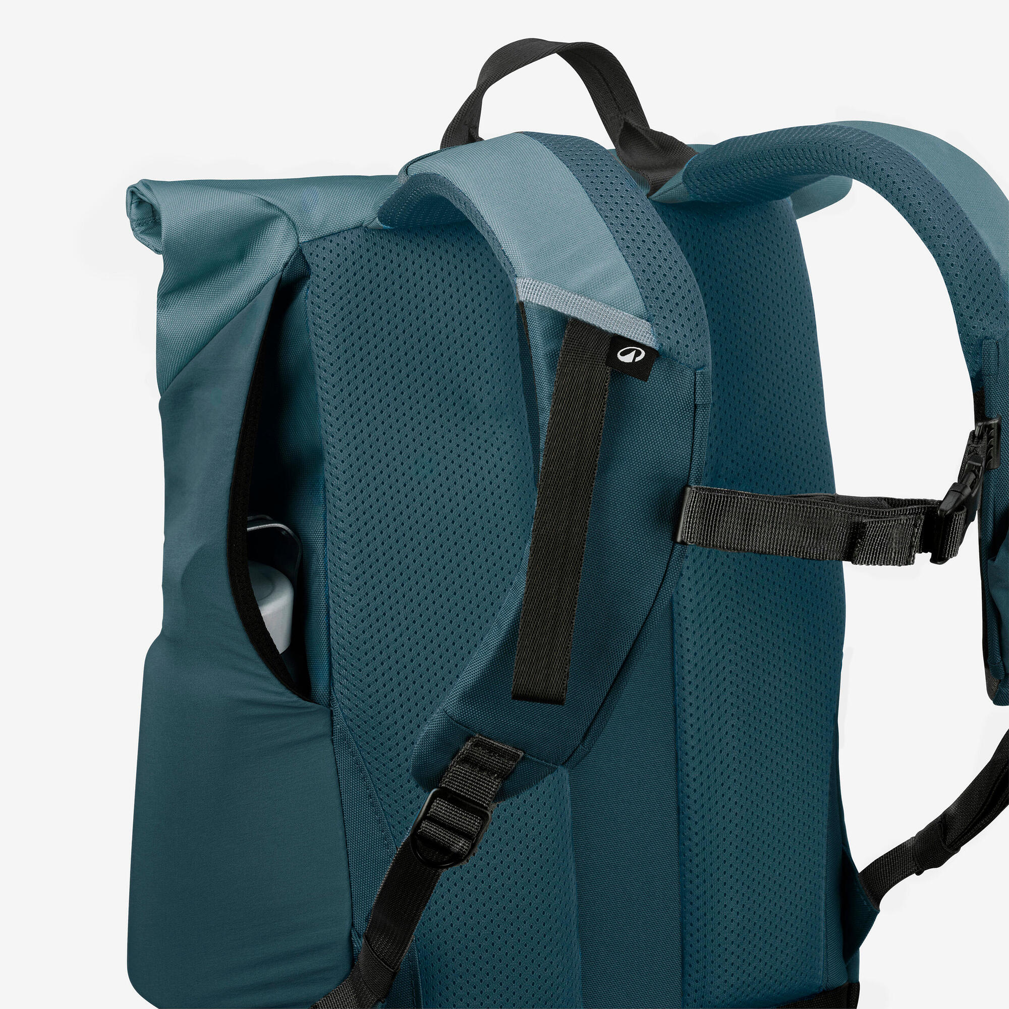 Quechua NH500 Escape 16L+4 Rolltop Hiking Backpack - Image 3
