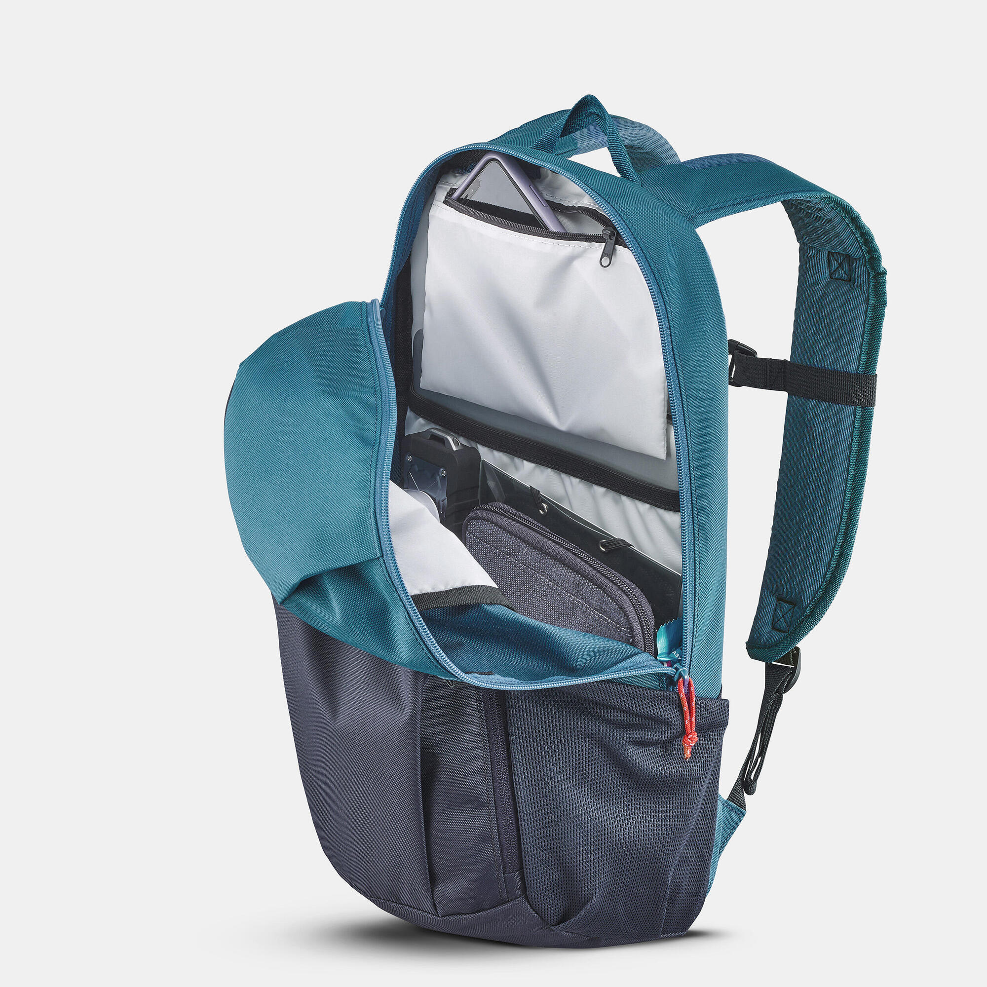 Quechua NH100 Arpenaz 20 L Hiking Backpack - Image 3