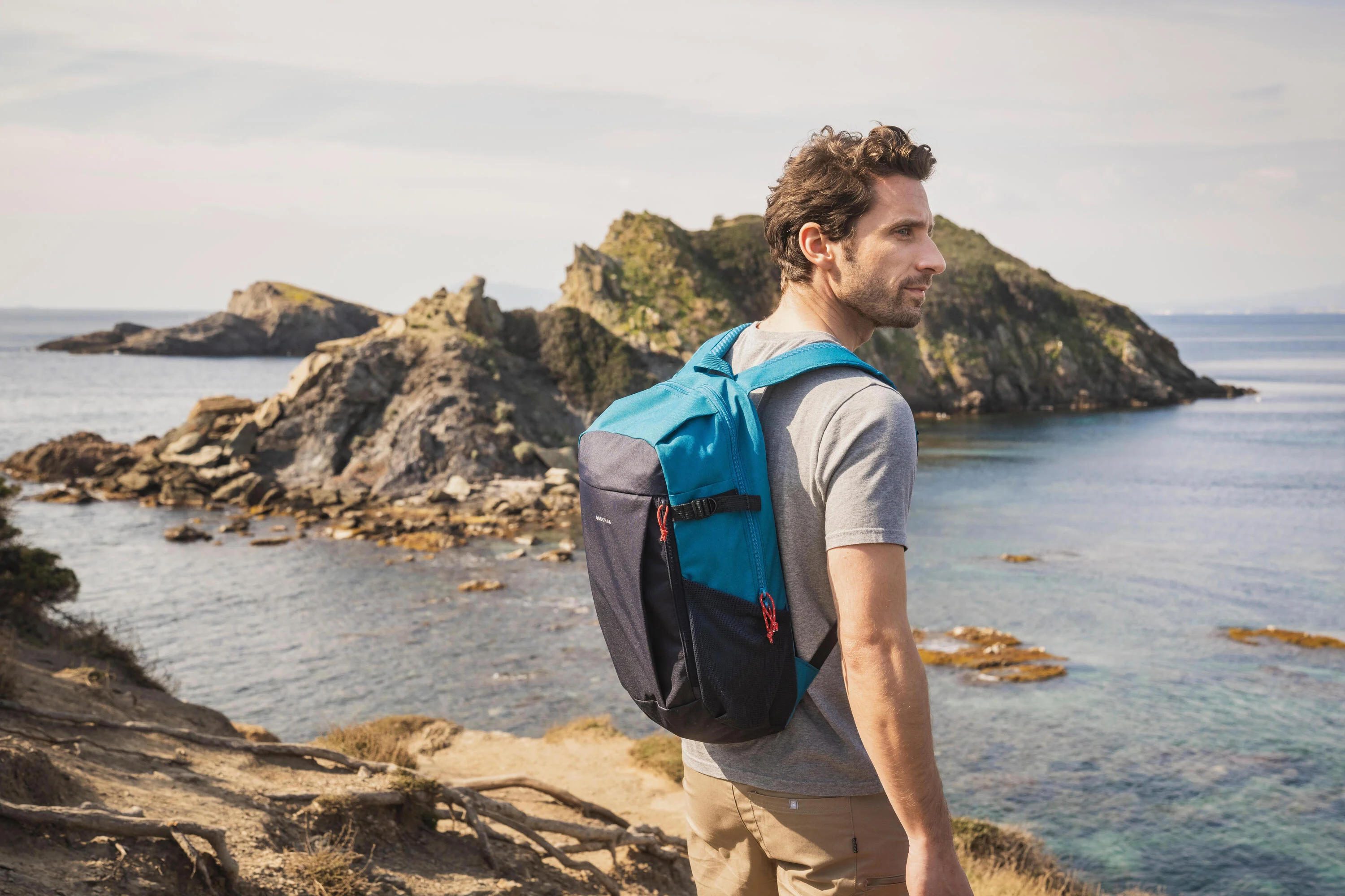 Quechua NH100 Arpenaz 20 L Hiking Backpack - Image 33