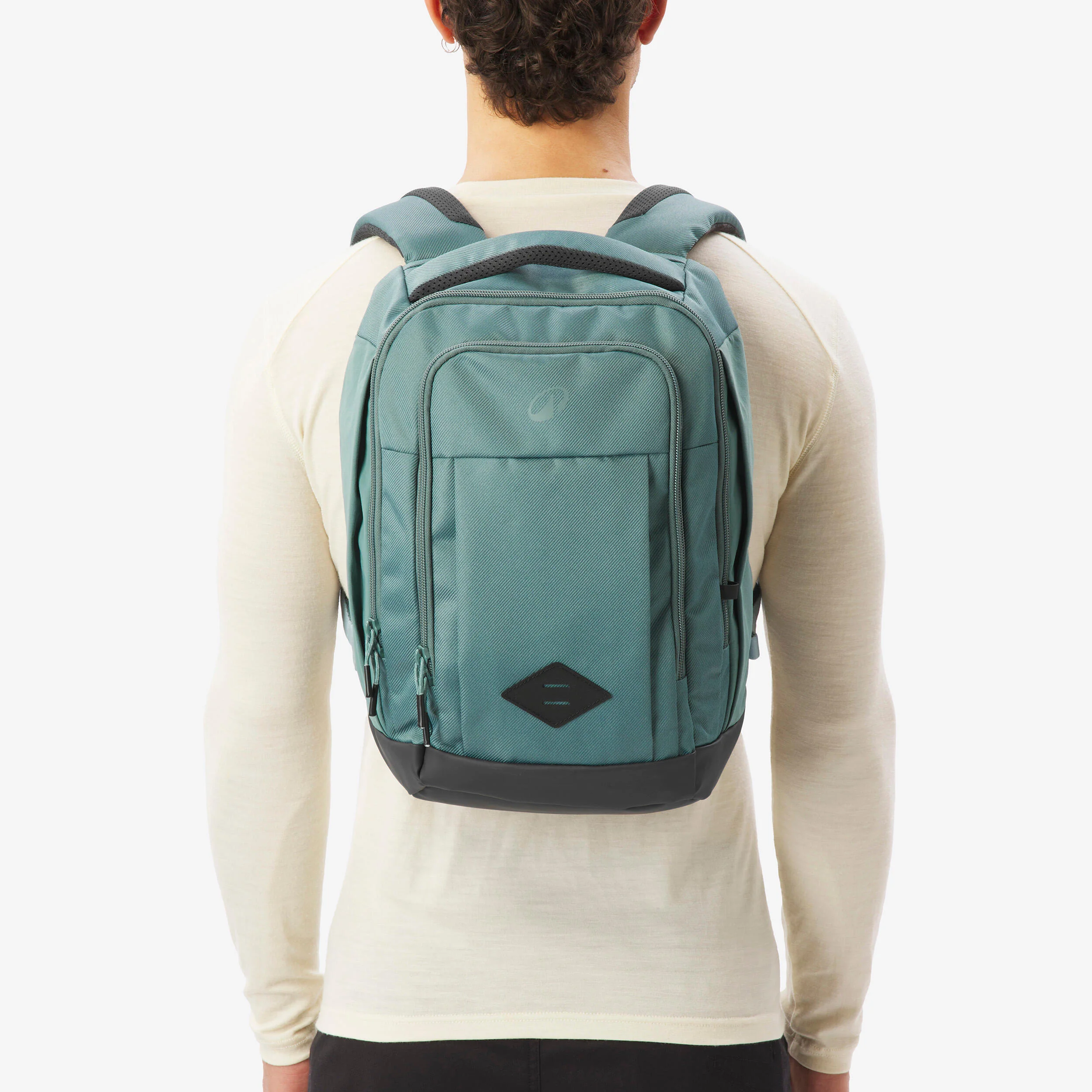 Quechua NH500 Escape 16 L Hiking Backpack - Image 28