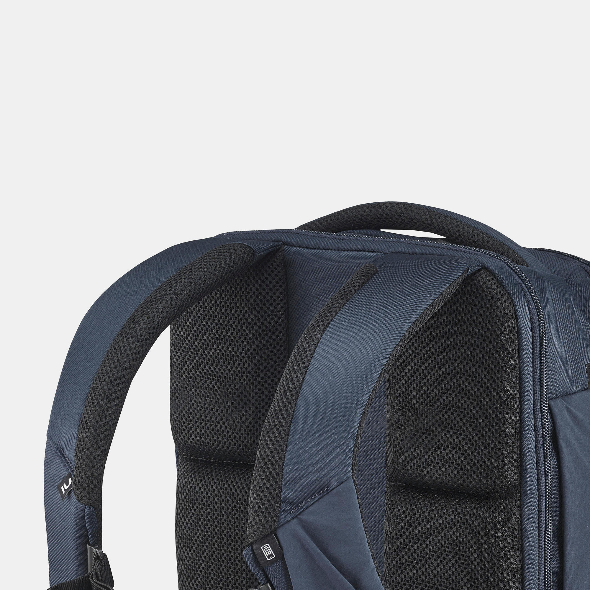 Quechua NH500 Escape 23 L Hiking Backpack - Image 4