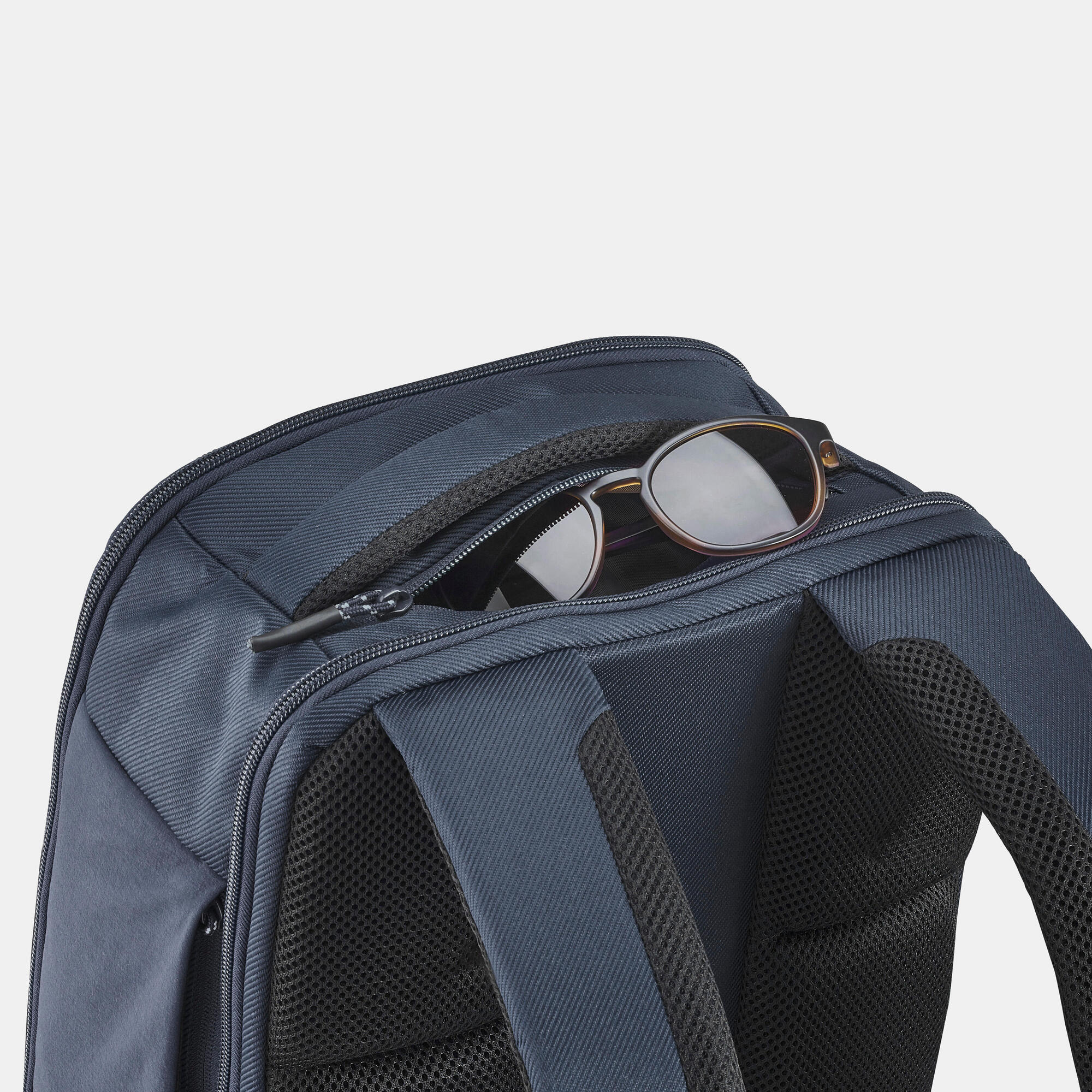Quechua NH500 Escape 23 L Hiking Backpack - Image 8