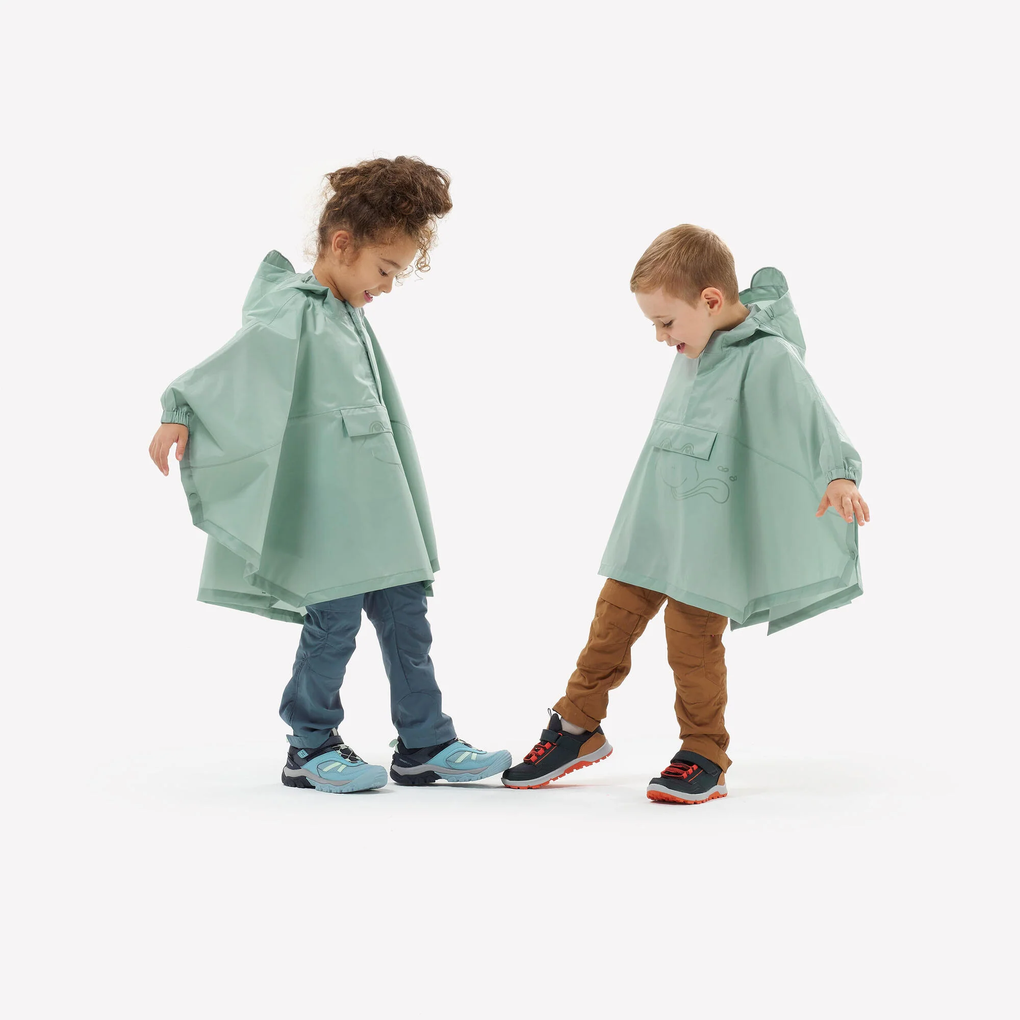 Quechua Kids’ MH100 Rain Poncho – Ages 2–6 - Image 9