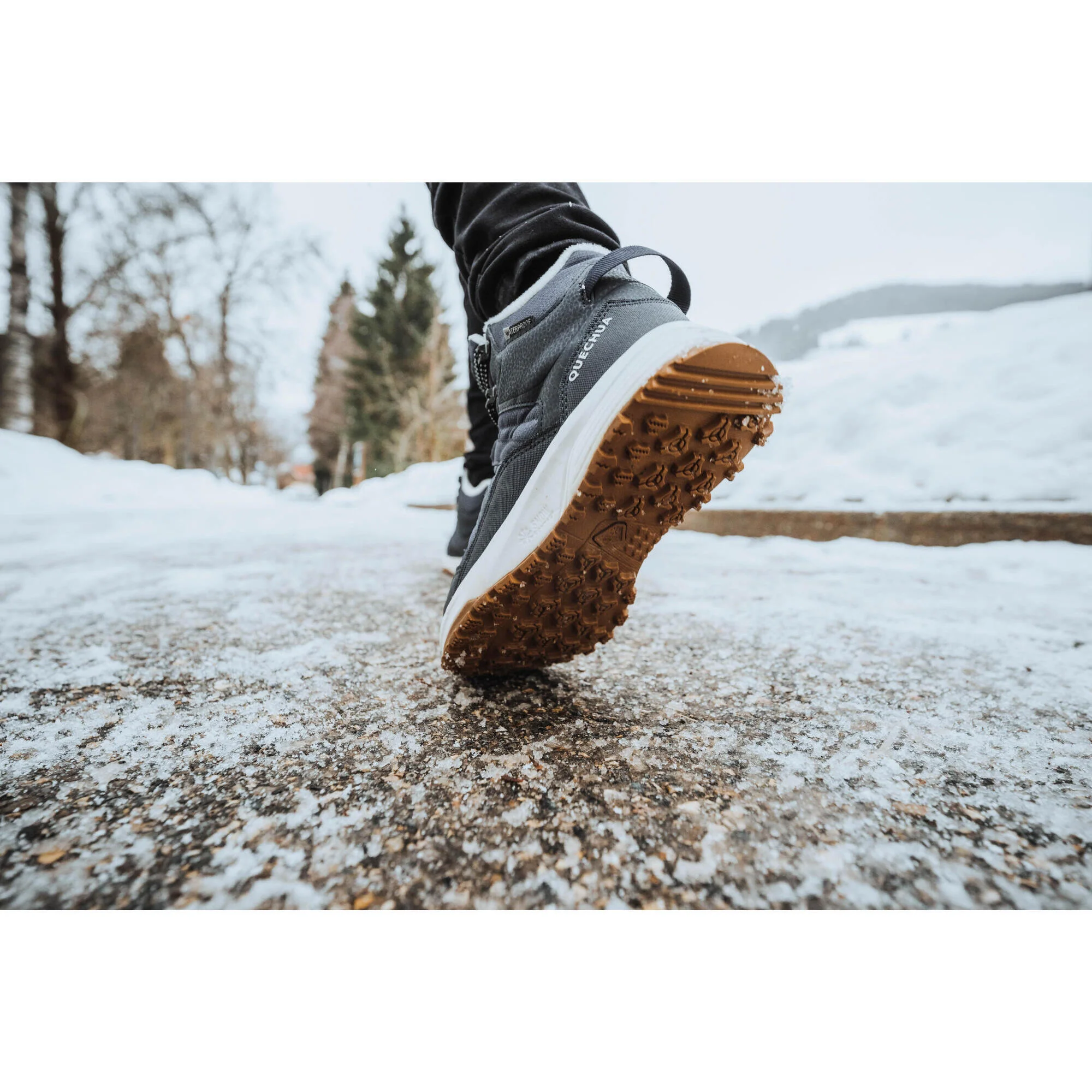Quechua Women's SH100 X-Warm Waterproof Mid Hiking Boots - Image 8