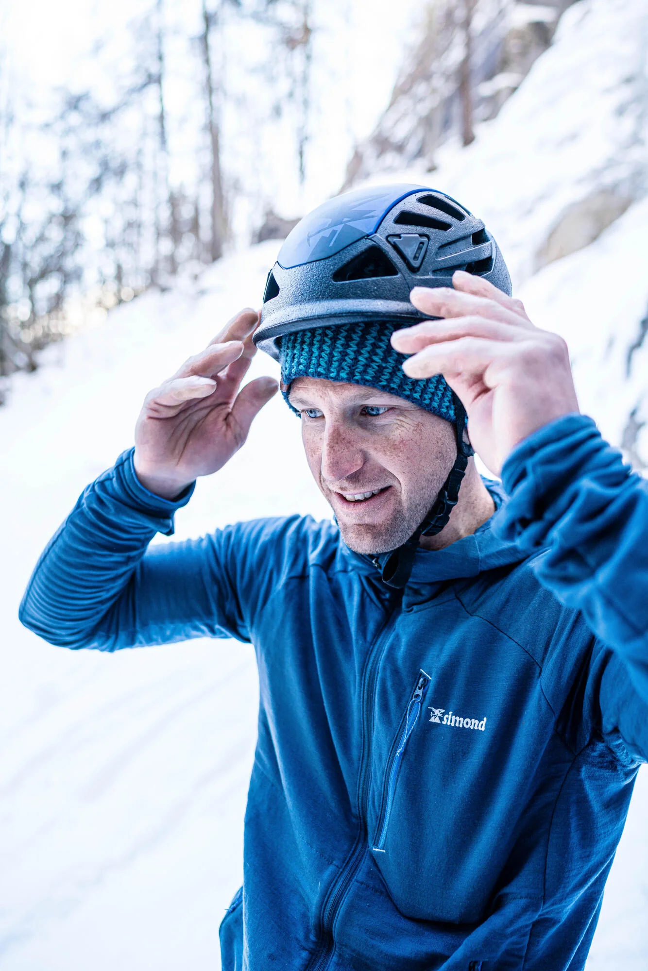Simond Men's Hooded Merino Wool Pullover - Image 10