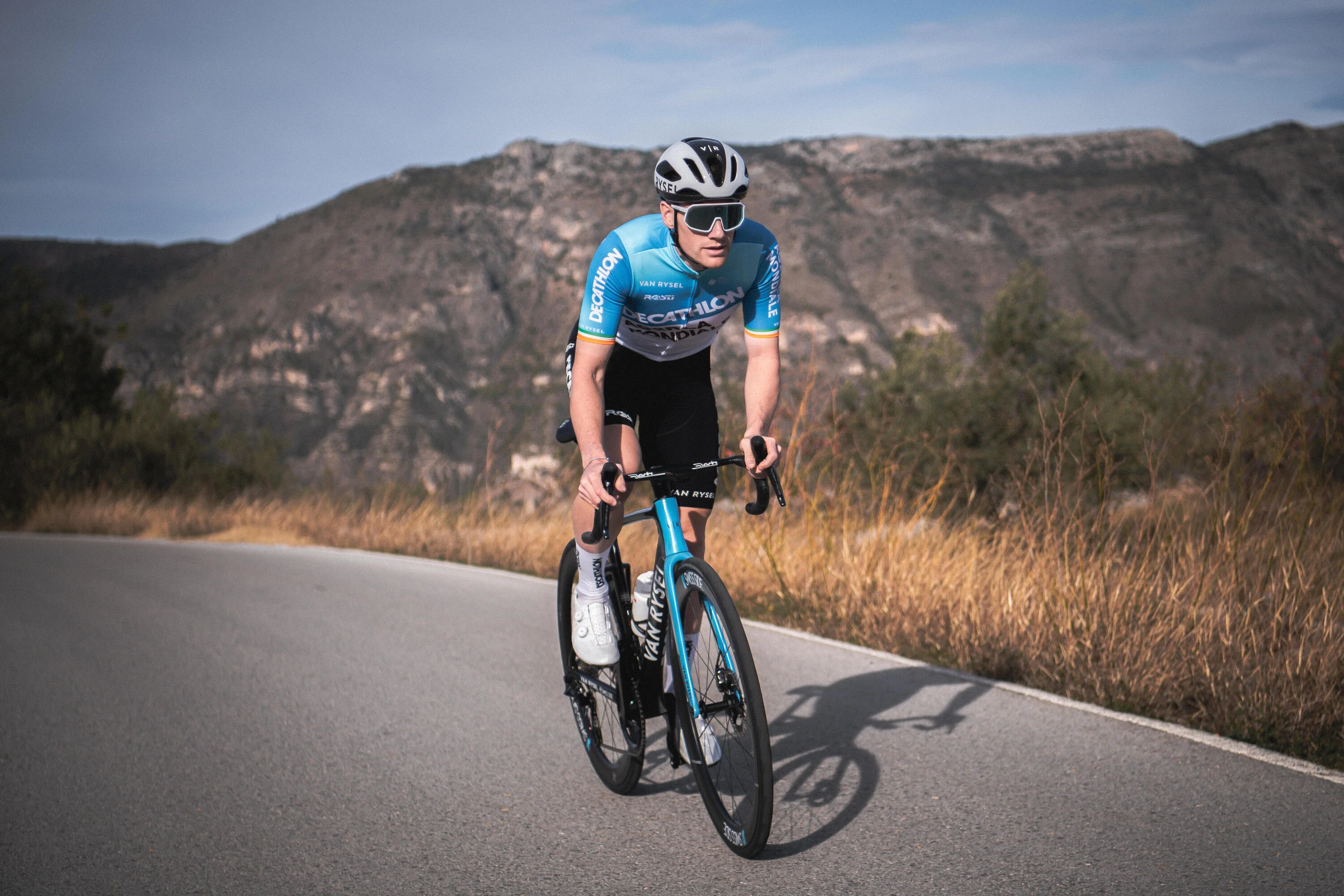 Van Rysel RCR Pro Replica Dura Ace Road Bike - Di2 AG2R Team - Image 11