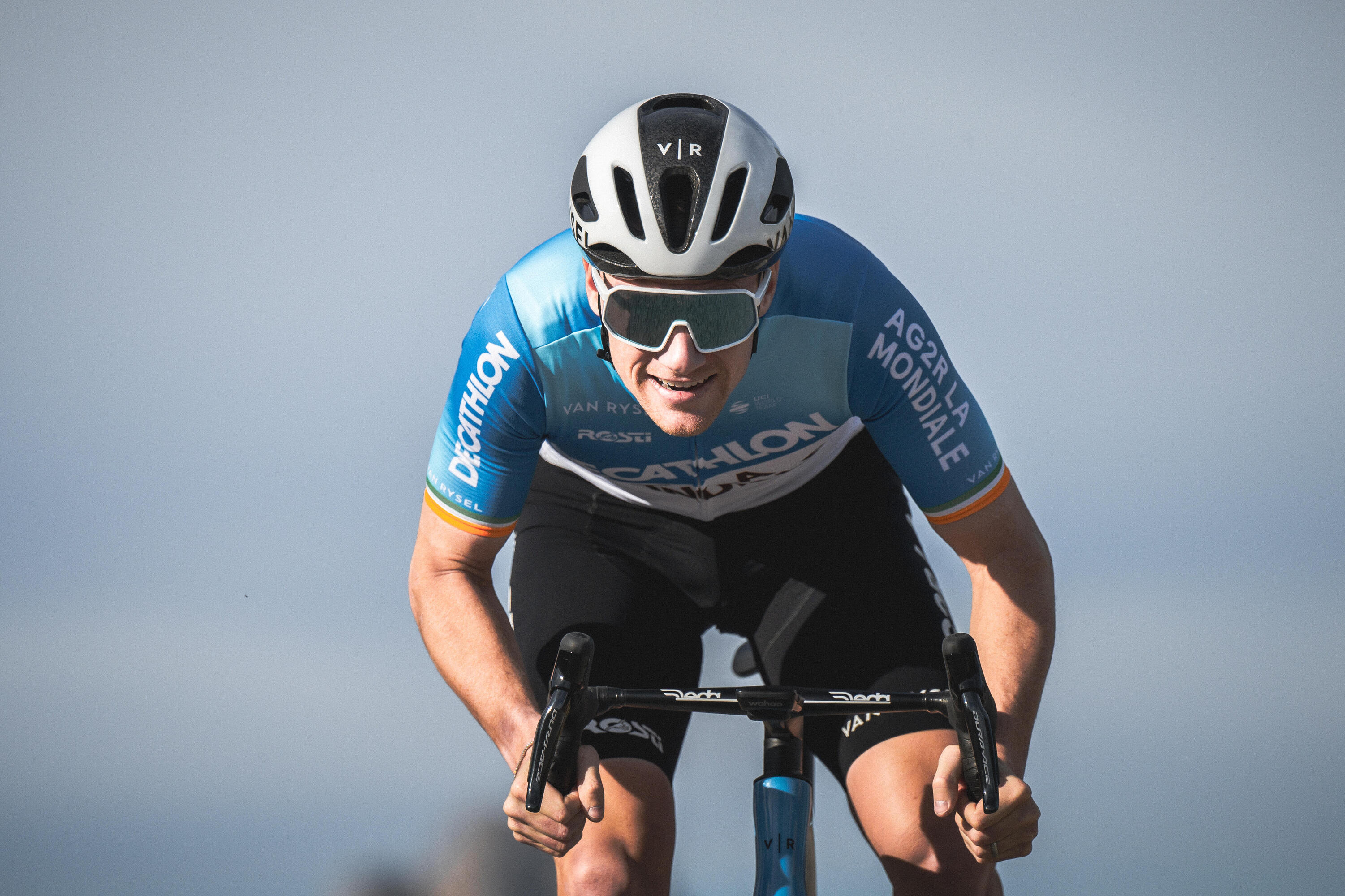 Van Rysel RCR Pro Replica Dura Ace Road Bike - Di2 AG2R Team - Image 12